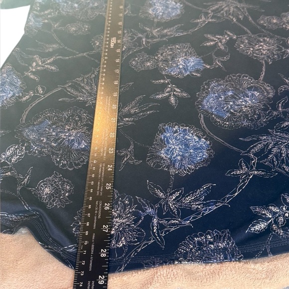 J Jill Fit Navy Floral long sleeve top, ladies’ size M - Picture 6 of 6